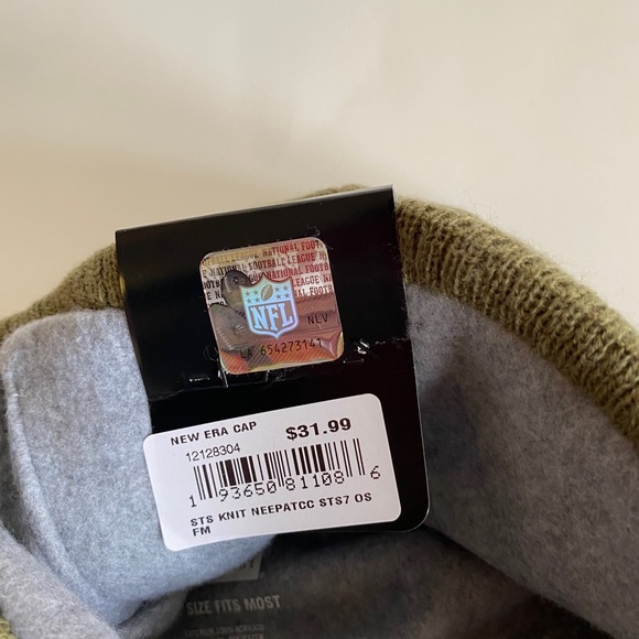 New England Patriots Beanie - Picture 6 of 7